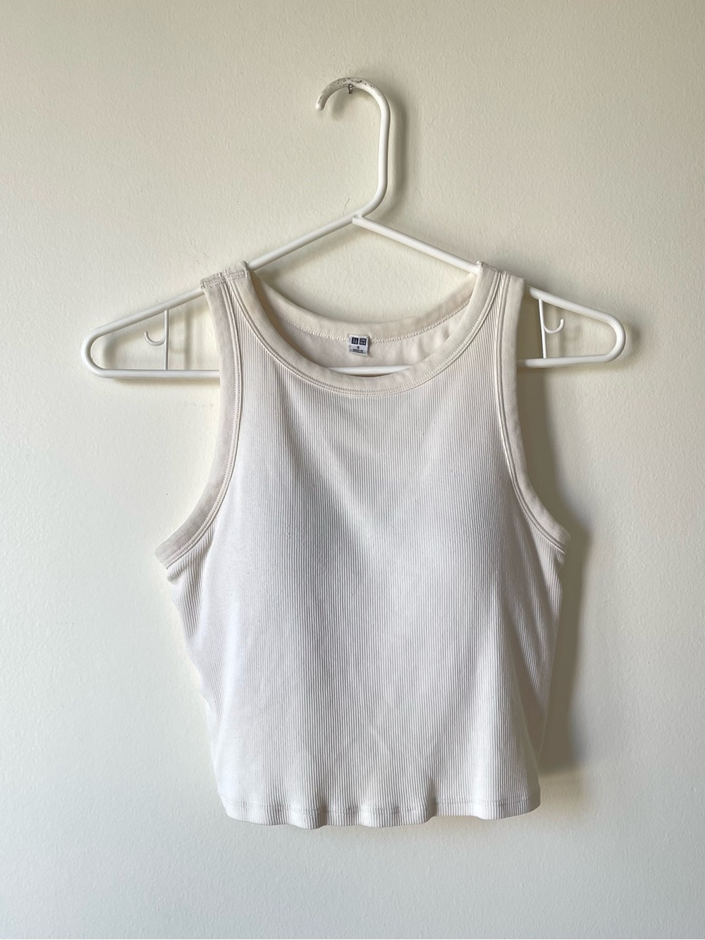 UNIQLO White Ribbed Tank Top